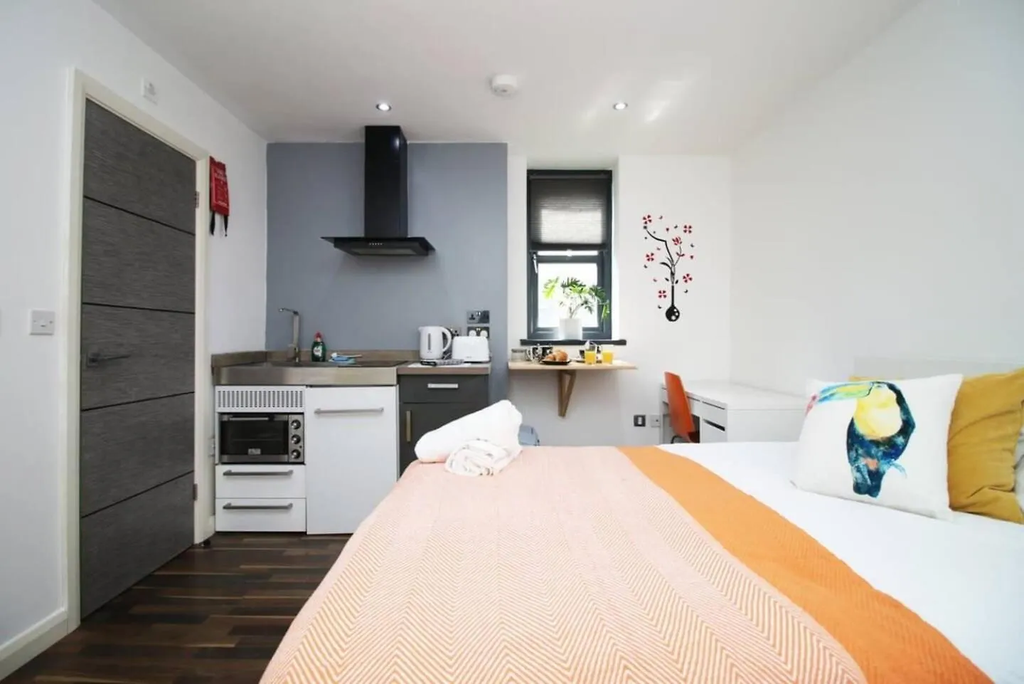 Cosy, Modern & Comfortable Studio Cardiff Apartment